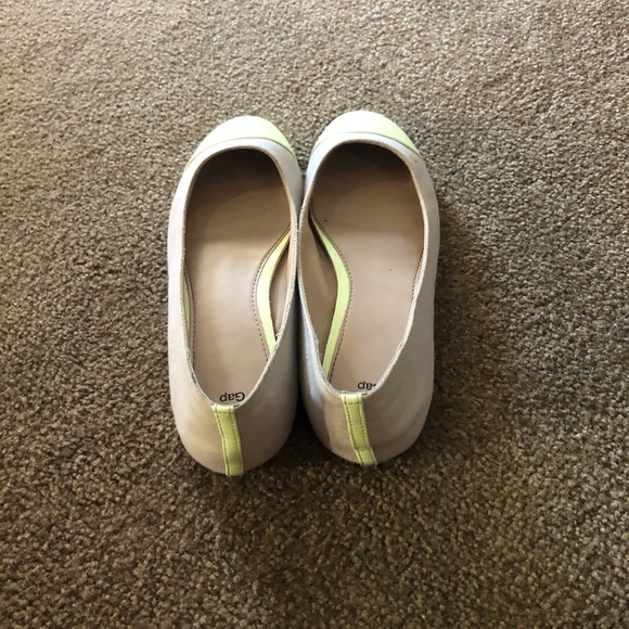 Women’s Flats - Picture 3 of 3